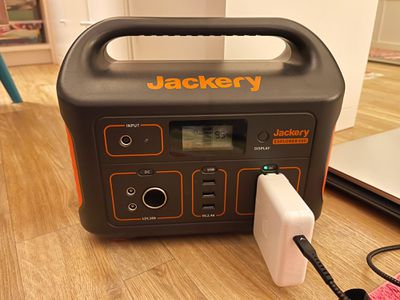 jackery e500 charging macbook